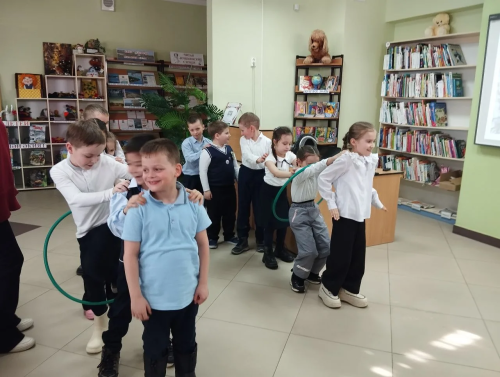 Балалар китапханәсе укучылары диңгез маҗаралары дөньясын ачтылар