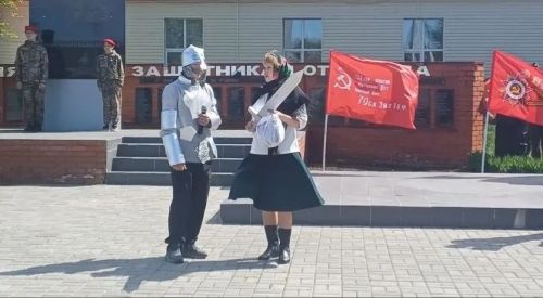 В Макулове «Бессмертный полк» прошёл под звуки песен военных лет