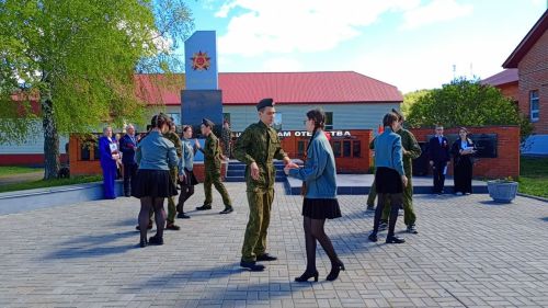 В Макулове «Бессмертный полк» прошёл под звуки песен военных лет