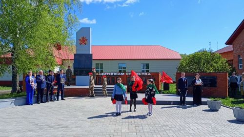 В Макулове «Бессмертный полк» прошёл под звуки песен военных лет