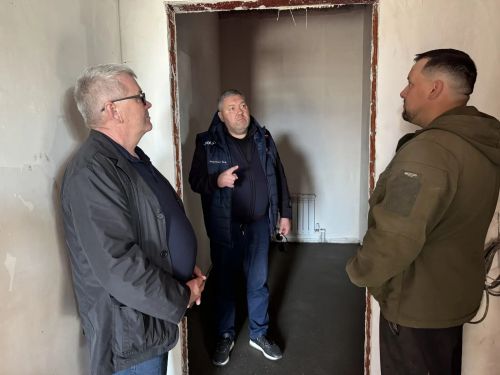 Новое здание администрации в Коргузе проверил глава района Евгений Варакин