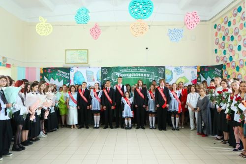 «Последний звонок-2026» в Верхнеуслонском районе (фоторепортаж)