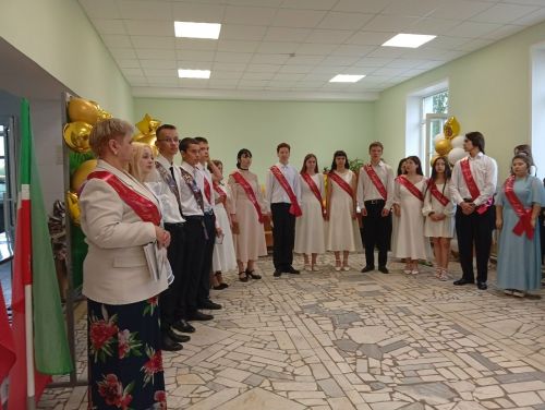 «Последний звонок-2026» в Верхнеуслонском районе (фоторепортаж)