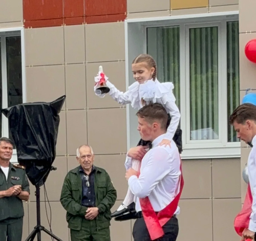 «Последний звонок-2026» в Верхнеуслонском районе (фоторепортаж)