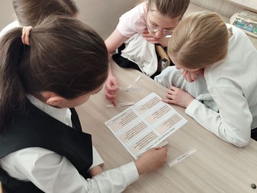Поэзия, рождённая в окопах: час памяти прошёл в Верхнеуслонской гимназии