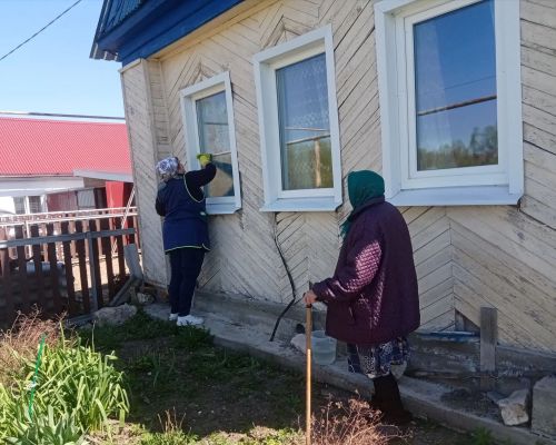 Соцработники «Островка надежды» помогли ветеранам перед Днём Победы