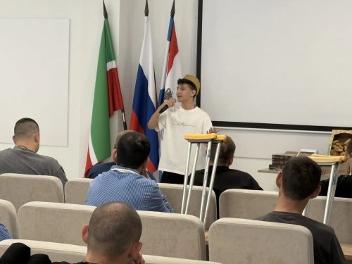 «Спасибо» в нотах: артисты из Верхнего Услона подарили тепло в стенах госпиталя
