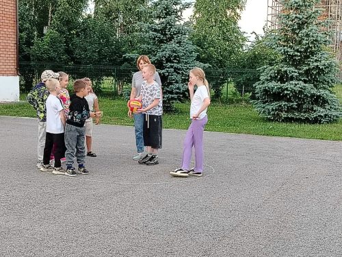 В Кильдееве прошёл «День летних подвижных игр» для детей и подростков