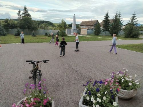 В Кильдееве прошёл «День летних подвижных игр» для детей и подростков