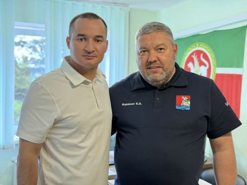 Гостинцы с Родины: глава Верхнеуслонского района доставил помощь бойцам в ЛНР