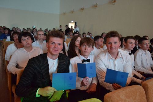 «Путеводная звезда»: 103 верхнеуслонских выпускника взяли курс на взрослую жизнь