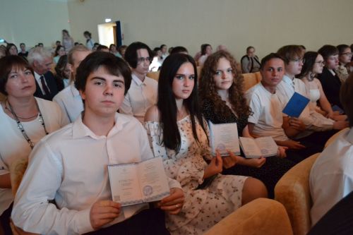 «Путеводная звезда»: 103 верхнеуслонских выпускника взяли курс на взрослую жизнь