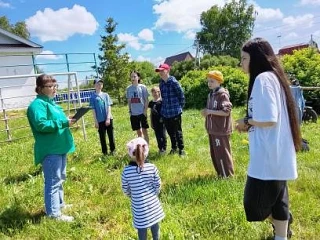 Кызыл Байракта балалар җәйне күңелле каршы алдылар