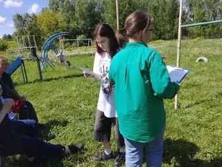 Кызыл Байракта балалар җәйне күңелле каршы алдылар