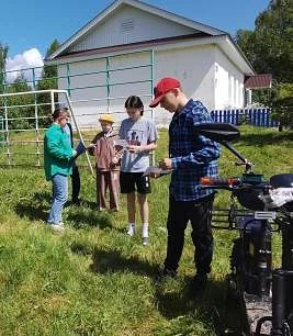 Кызыл Байракта балалар җәйне күңелле каршы алдылар