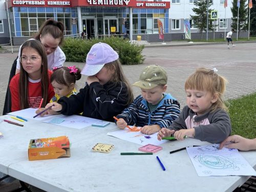 «Каникулы в парке: ловим лето»: в Верхнем Услоне прошёл яркий детский праздник