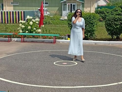 Волонтёры устроили праздник с концертом и подарками в доме-интернате