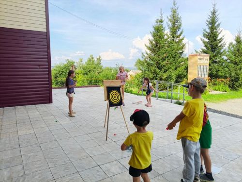 Печищеда балалар уеннар белән эрудицияләрен үстерәләр