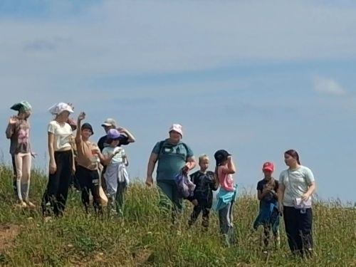 Кильдеевские дети прошли по «Живым тропам памяти» к роднику и храму