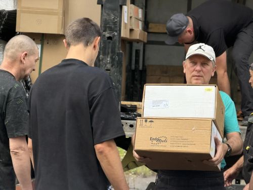 Татарстан отправил девять фур с гумпомощью в зону СВО общим весом 150 тонн