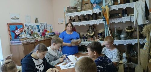 В Кильдееве дети сделали ромашки на мастер-классе ко Дню семьи