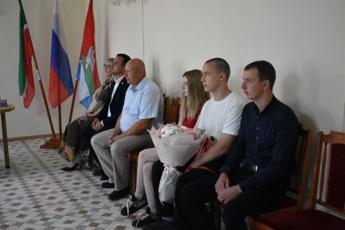 В Верхнем Услоне семье Тюфтиных вручили медаль «За любовь и верность»