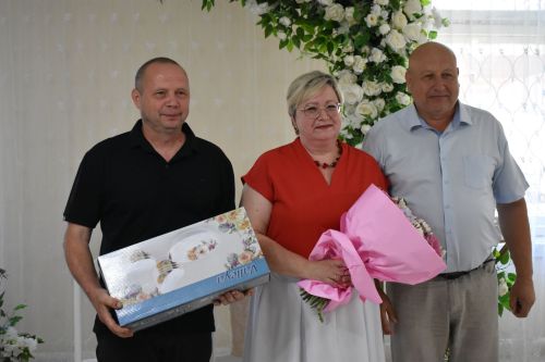 В Верхнем Услоне семье Тюфтиных вручили медаль «За любовь и верность»