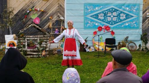 В Ямбулатове прошёл праздник трёх Спасов с концертом и хороводом