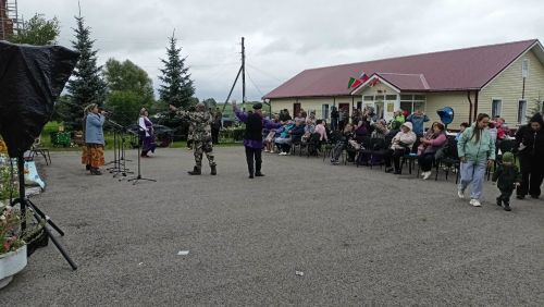 Концерт и мёд с блинами ждали гостей на Дне села в Кильдееве
