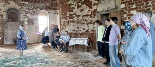 В Троицком храме Кильдеева прошла литургия после долгого перерыва