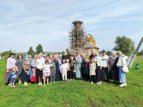 В Троицком храме Кильдеева прошла литургия после долгого перерыва
