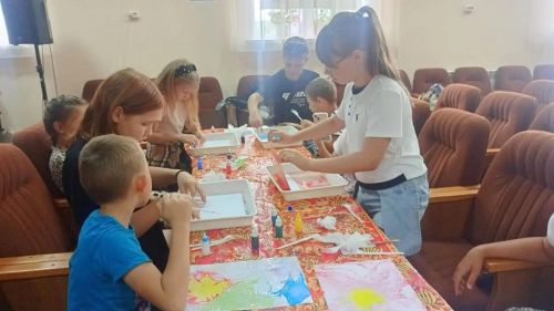 Макылда Эбру техникасы белән рәсем ясарга өйрәнделәр