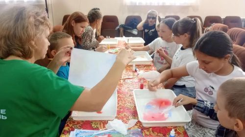 Макылда Эбру техникасы белән рәсем ясарга өйрәнделәр