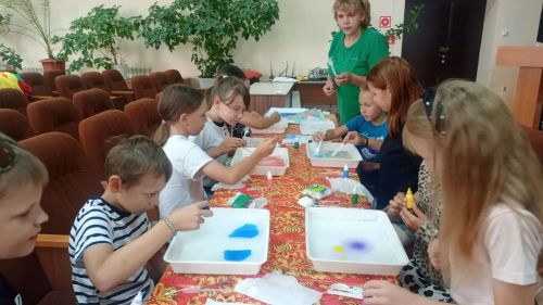 Макылда Эбру техникасы белән рәсем ясарга өйрәнделәр