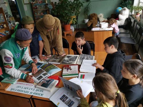 Кызыл Байракта туган якны өйрәнү сәгате узды