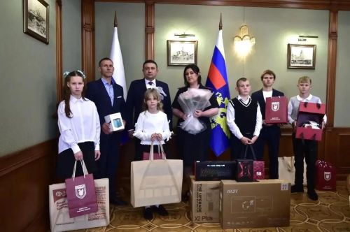 Глава МВД Татарстана встретился с многодетной семьёй из Верхнеуслонского района