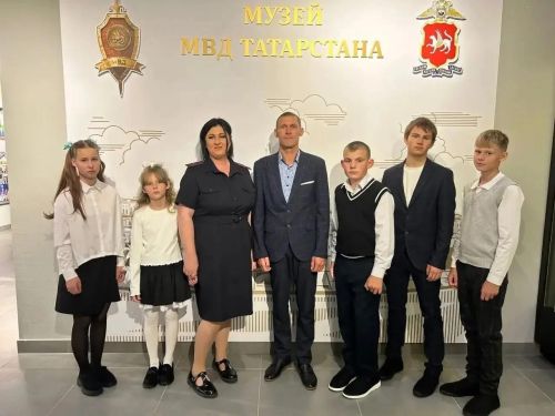 Глава МВД Татарстана встретился с многодетной семьёй из Верхнеуслонского района