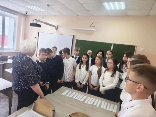 Гимназия туган көнен билгеләп үтте