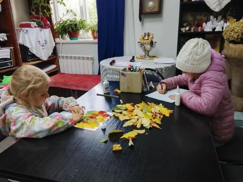 Мәмәтхуҗа балалары көзге фантазиягә бирелделәр
