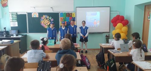 Отряд ЮИД провёл урок о светоотражателях для первоклассников