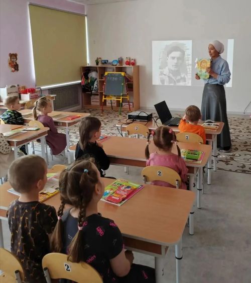 Балалар Абдулла Алиш иҗаты белән таныштылар