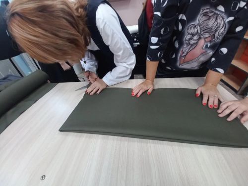 Гимназиядә тегү цехы эшли башлады