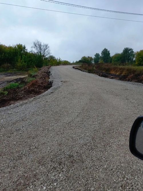На улице Набережная в Русском Макулове идёт ремонт дороги