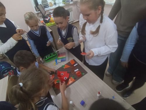 Детская библиотека провела урок «Спасём Колобка и Чиполлино»