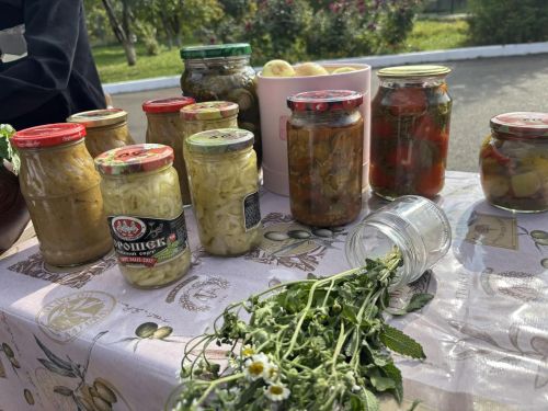 Гимназисты Верхнего Услона собрали более 50 тысяч рублей на ярмарке