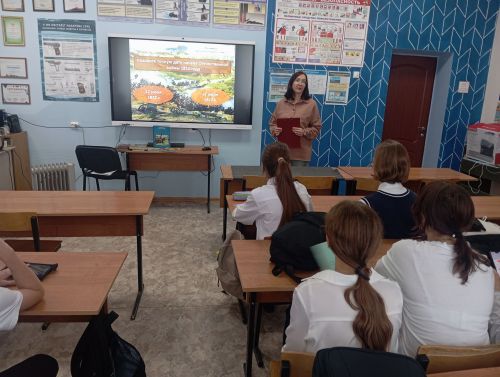 Верхнеуслонские школьники прошли патриотический квиз в библиотеке
