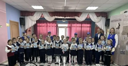 Первоклассники Верхнего Услона прошли школу безопасной дороги