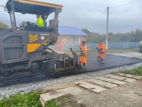 В селах Верхнеуслонского района уложили асфальт и щебень