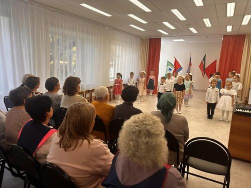 «Березка» поздравила ветеранов педагогического труда с праздником