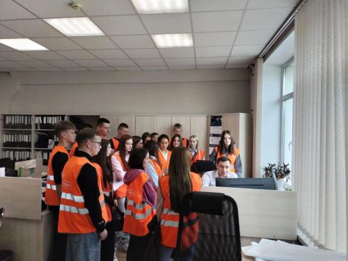 Гимназисты из Верхнего Услона собрали компрессор за 60 секунд на квесте в Казани